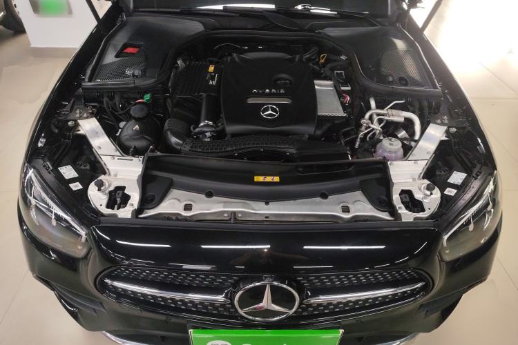 Used Mercedes-Benz E-Class New Energy 2022 Second Facelift E 350 e L Plug-in Hybrid Sports Sedan Engine Bay