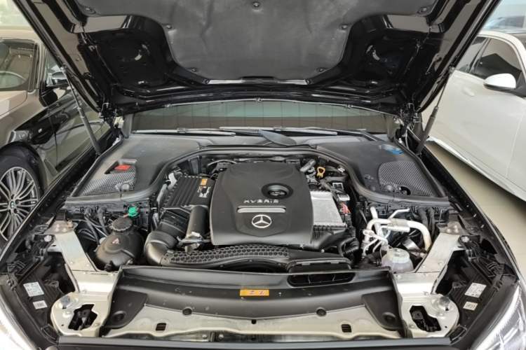 Used Mercedes-Benz E-Class New Energy 2022 Restyled E 350 e L Plug-in Hybrid Sports Sedan Engine Bay