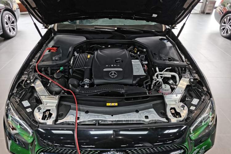 Used Mercedes-Benz E-Class New Energy 2022 E 350 e L Plug-in Hybrid Sports Sedan Engine Bay
