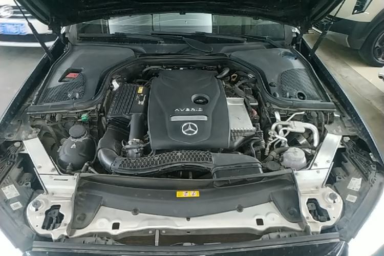 Used Mercedes-Benz E-Class New Energy 2022 Restyled E 350 e L Plug-in Hybrid Sedan Engine Bay