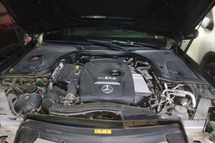 Used Mercedes-Benz E-Class New Energy 2022 Second Facelift E 350 e L Plug-in Hybrid Sedan Engine Bay