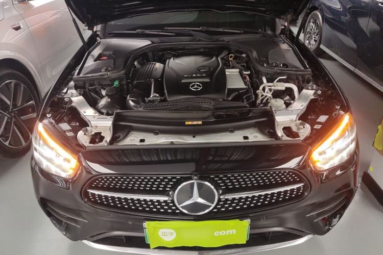 Used Mercedes-Benz E-Class New Energy 2022 E 350 e L Plug-in Hybrid Sports Sedan Engine Bay