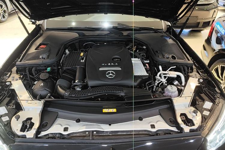 Used Mercedes-Benz E-Class New Energy 2022 Restyled E 350 e L Plug-in Hybrid Sedan Engine Bay