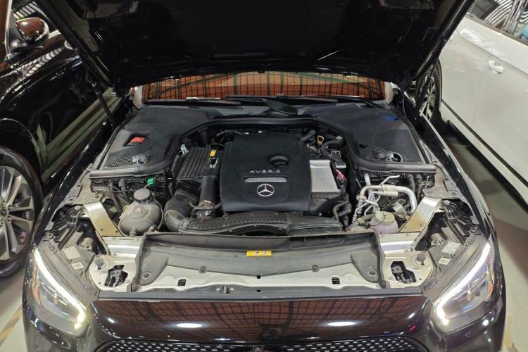Used Mercedes-Benz E-Class New Energy 2022 Facelift E 350 e L Plug-in Hybrid Sedan Engine Bay