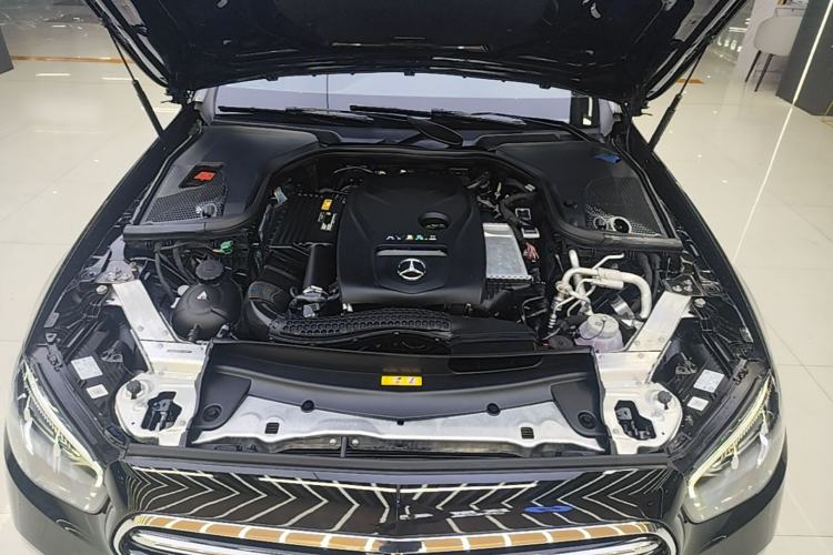 Used Mercedes-Benz E-Class New Energy 2022 Restyled E 350 e L Plug-in Hybrid Sedan Engine Bay