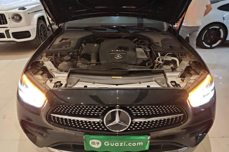 Used Mercedes-Benz E-Class New Energy 2022 Restyled E 350 e L Plug-in Hybrid Sports Sedan Engine Bay