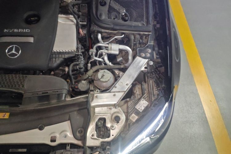 Used Mercedes-Benz E-Class New Energy 2022 E 350 e L Plug-in Hybrid Sedan Engine Bay Left