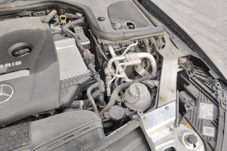 Used Mercedes-Benz E-Class New Energy 2022 Second Facelift E 350 e L Plug-in Hybrid Sports Sedan Engine Bay Left