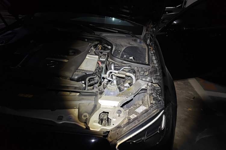 Used Mercedes-Benz E-Class New Energy 2022 Second Facelift E 350 e L Plug-in Hybrid Sedan Engine Bay Left