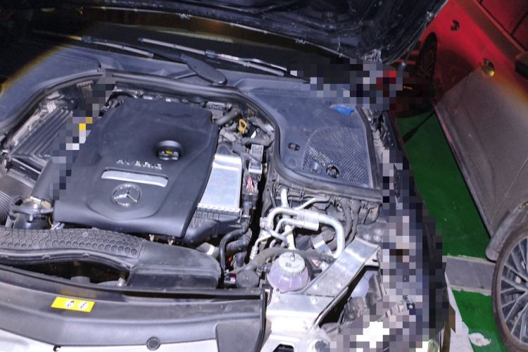Used Mercedes-Benz E-Class New Energy 2022 Restyled E 350 e L Plug-in Hybrid Sedan Engine Bay Left