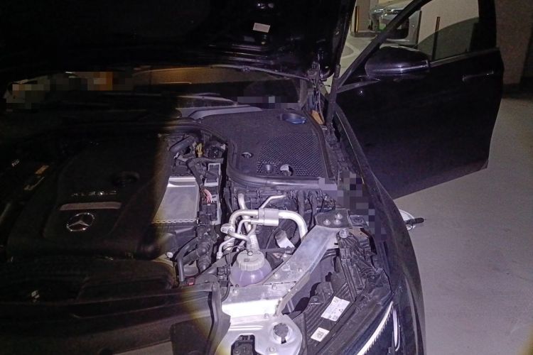 Used Mercedes-Benz E-Class New Energy 2022 Second Facelift E 350 e L Plug-in Hybrid Sedan Engine Bay Left