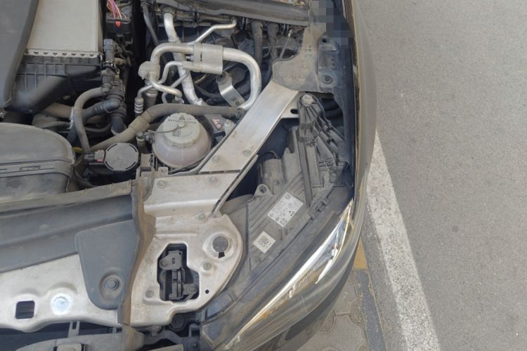 Used Mercedes-Benz E-Class New Energy 2022 Facelift E 350 e L Plug-in Hybrid Sedan Engine Bay Left