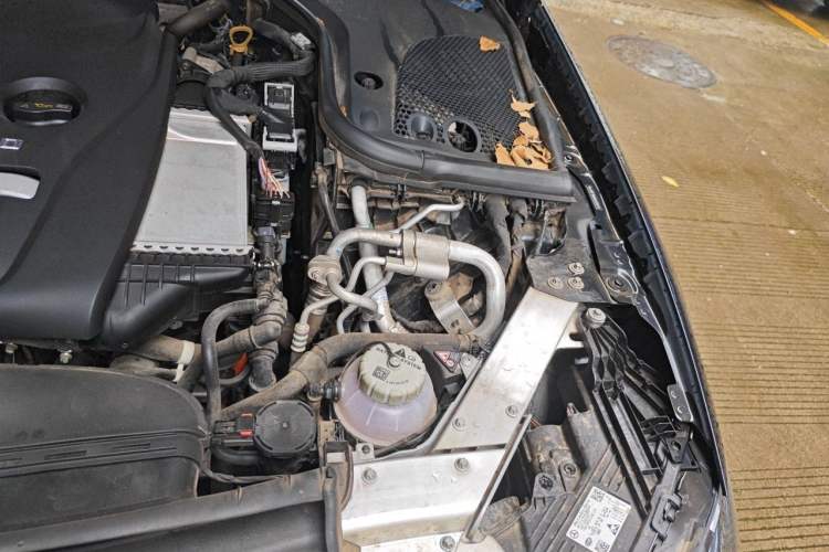 Used Mercedes-Benz E-Class New Energy 2022 Facelift E 350 e L Plug-in Hybrid Sedan Engine Bay Left