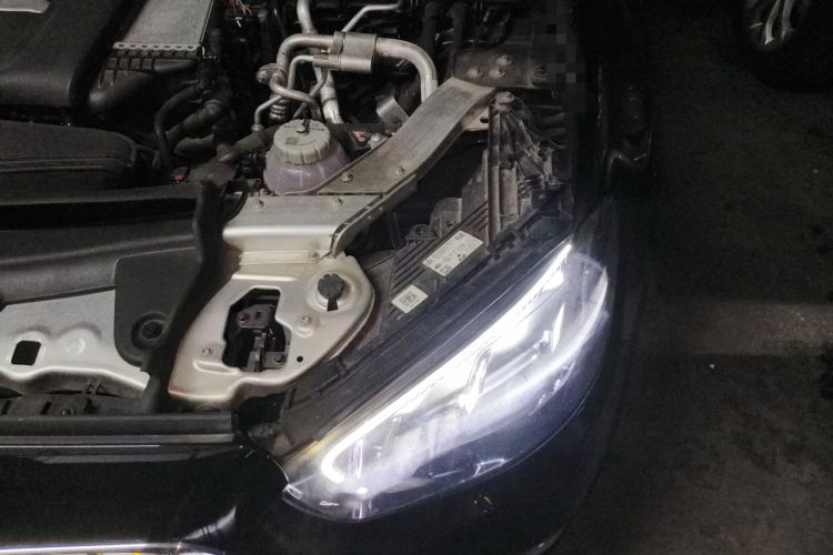 Used Mercedes-Benz E-Class New Energy 2022 Restyled E 350 e L Plug-in Hybrid Sedan Engine Bay Left