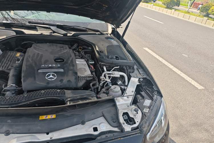 Used Mercedes-Benz E-Class New Energy 2022 E 350 e L Plug-in Hybrid Sedan Engine Bay Left