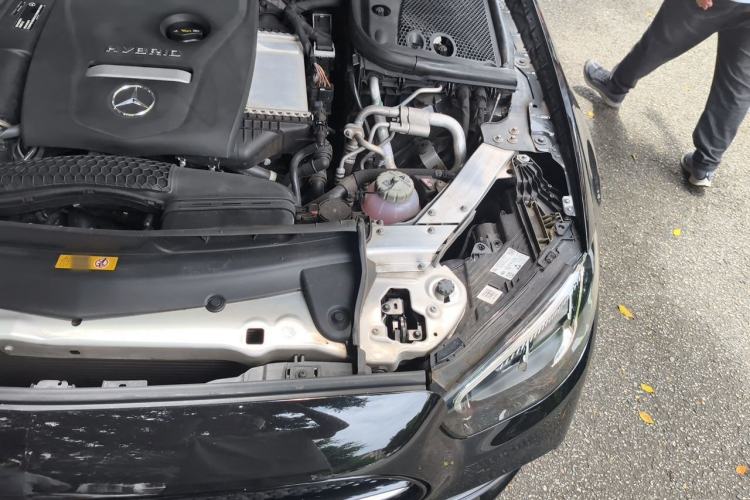 Used Mercedes-Benz E-Class New Energy 2022 Second Facelift E 350 e L Plug-in Hybrid Sports Sedan Engine Bay Left