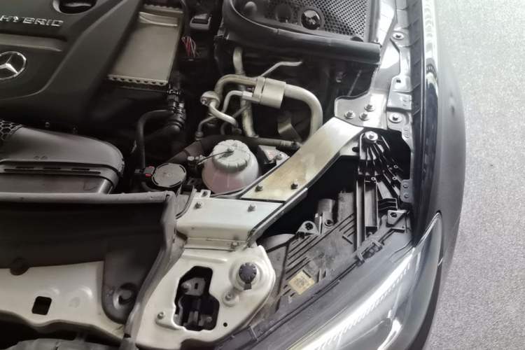 Used Mercedes-Benz E-Class New Energy 2022 Restyled E 350 e L Plug-in Hybrid Sports Sedan Engine Bay Left