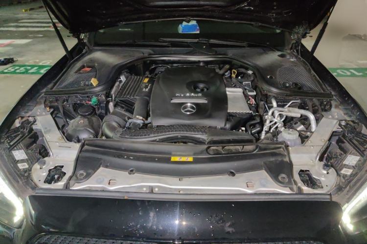 Used Mercedes-Benz E-Class New Energy 2022 E 350 e L Plug-in Hybrid Sports Sedan Engine Bay