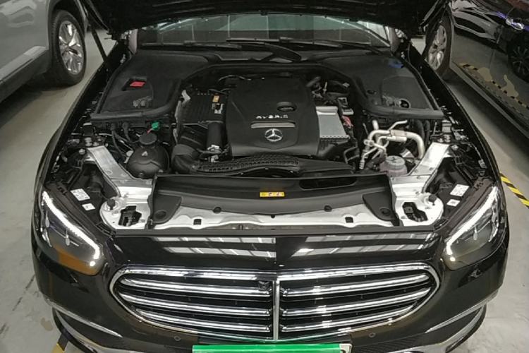 Used Mercedes-Benz E-Class New Energy 2022 Restyled E 350 e L Plug-in Hybrid Sedan Engine Bay