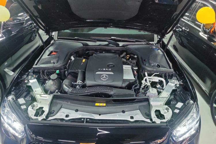Used Mercedes-Benz E-Class New Energy 2022 Restyled E 350 e L Plug-in Hybrid Sports Sedan Engine Bay