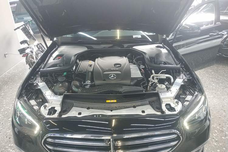 Used Mercedes-Benz E-Class New Energy 2022 Second Facelift E 350 e L Plug-in Hybrid Sedan Engine Bay