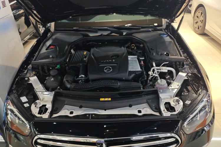 Used Mercedes-Benz E-Class New Energy 2022 Second Facelift E 350 e L Plug-in Hybrid Sports Sedan Engine Bay