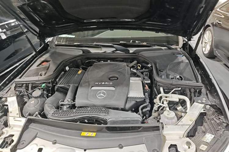 Used Mercedes-Benz E-Class New Energy 2022 Facelift E 350 e L Plug-in Hybrid Sedan Engine Bay