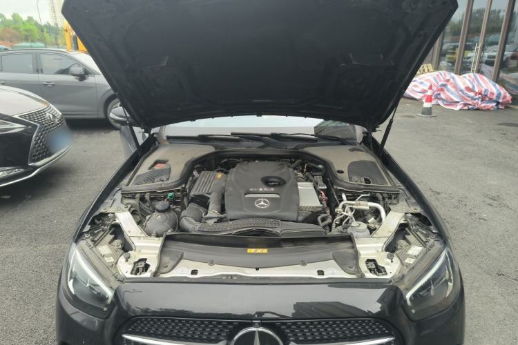 Used Mercedes-Benz E-Class New Energy 2022 E 350 e L Plug-in Hybrid Sports Sedan Engine Bay