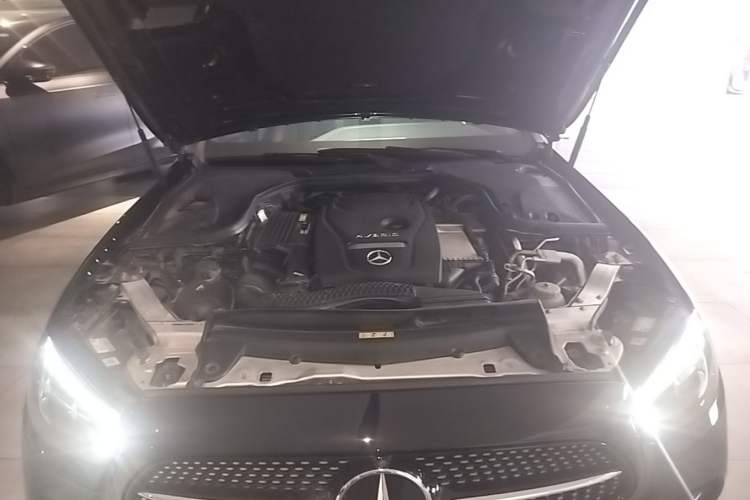 Used Mercedes-Benz E-Class New Energy 2022 Restyled E 350 e L Plug-in Hybrid Sports Sedan Engine Bay