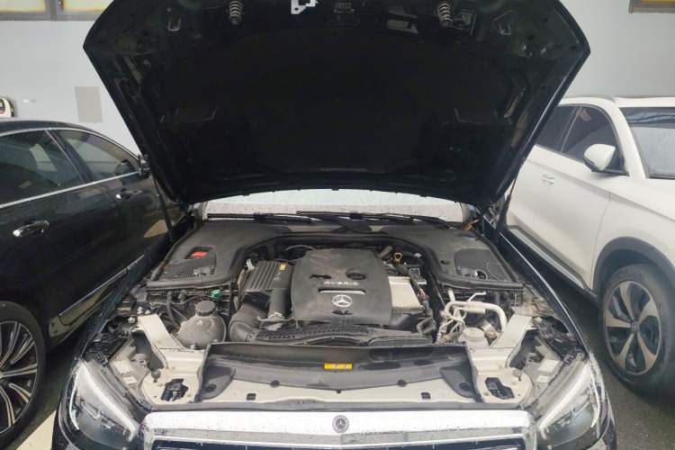 Used Mercedes-Benz E-Class New Energy 2022 Second Facelift E 350 e L Plug-in Hybrid Sports Sedan Engine Bay