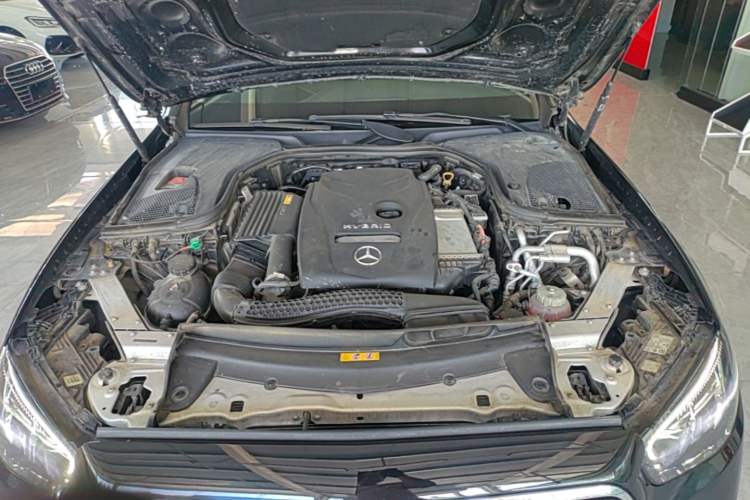 Used Mercedes-Benz E-Class New Energy 2022 E 350 e L Plug-in Hybrid Sports Sedan Engine Bay