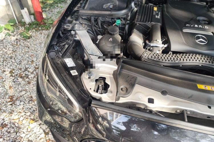 Used Mercedes-Benz E-Class New Energy 2022 Second Facelift E 350 e L Plug-in Hybrid Sports Sedan Engine Bay Right