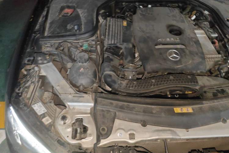 Used Mercedes-Benz E-Class New Energy 2022 E 350 e L Plug-in Hybrid Sedan Engine Bay Right