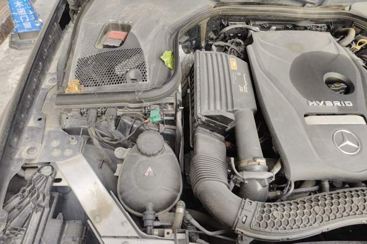 Used Mercedes-Benz E-Class New Energy 2022 Second Facelift E 350 e L Plug-in Hybrid Sports Sedan Engine Bay Right