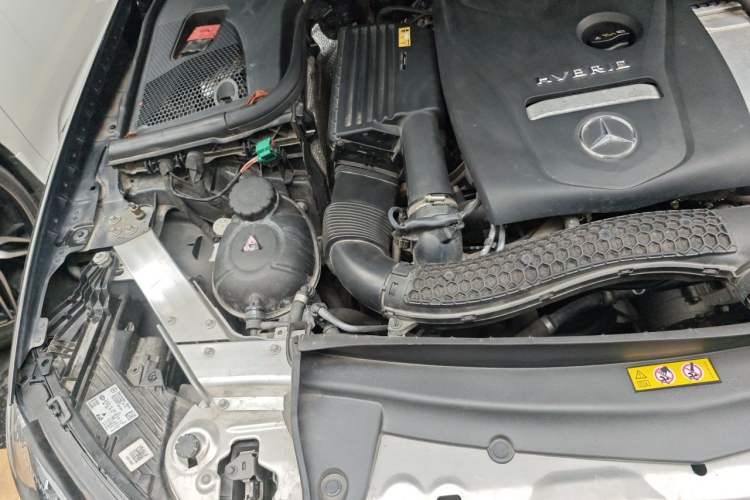 Used Mercedes-Benz E-Class New Energy 2022 Restyled E 350 e L Plug-in Hybrid Sports Sedan Engine Bay Right