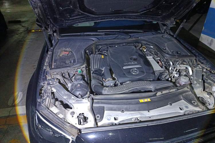 Used Mercedes-Benz E-Class New Energy 2022 E 350 e L Plug-in Hybrid Sedan Engine Bay Right