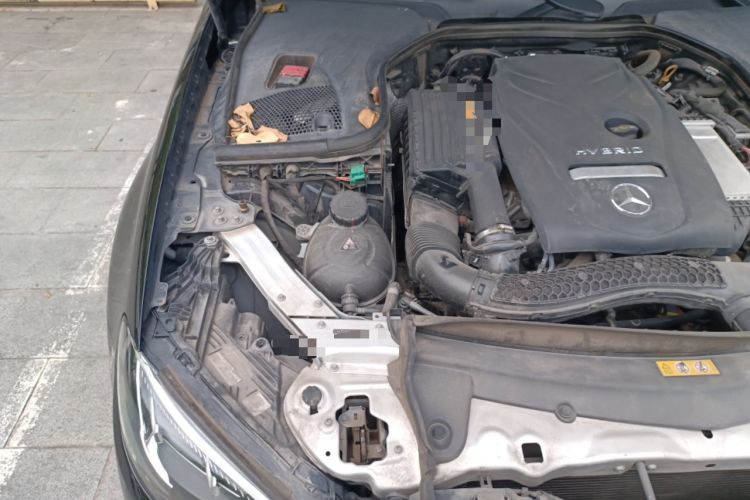 Used Mercedes-Benz E-Class New Energy 2022 Second Facelift E 350 e L Plug-in Hybrid Sports Sedan Engine Bay Right