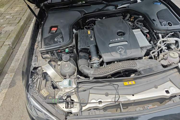 Used Mercedes-Benz E-Class New Energy 2022 Restyled E 350 e L Plug-in Hybrid Sports Sedan Engine Bay Right