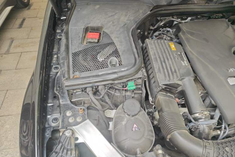 Used Mercedes-Benz E-Class New Energy 2022 Second Facelift E 350 e L Plug-in Hybrid Sports Sedan Engine Bay Right