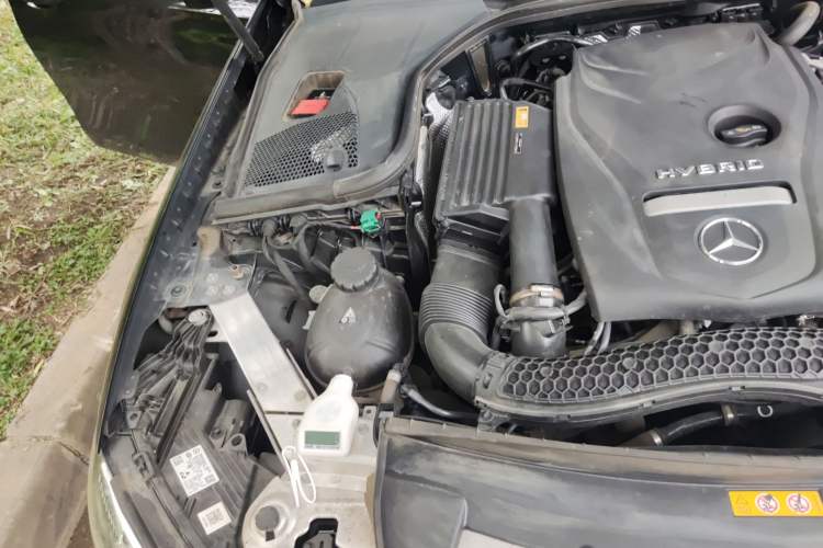 Used Mercedes-Benz E-Class New Energy 2022 Second Facelift E 350 e L Plug-in Hybrid Sedan Engine Bay Right