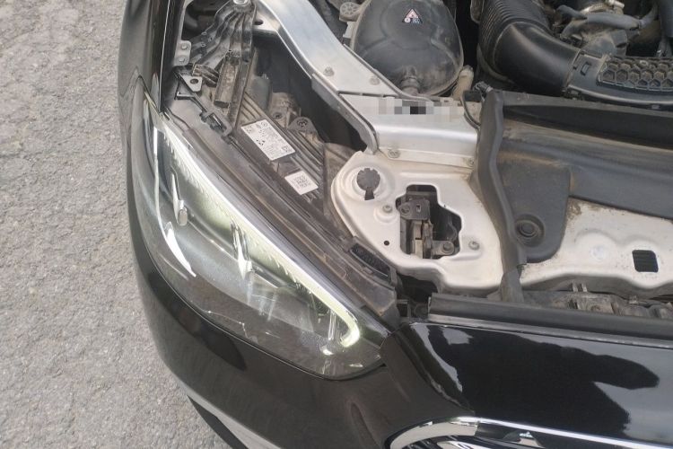 Used Mercedes-Benz E-Class New Energy 2022 Second Facelift E 350 e L Plug-in Hybrid Sedan Engine Bay Right