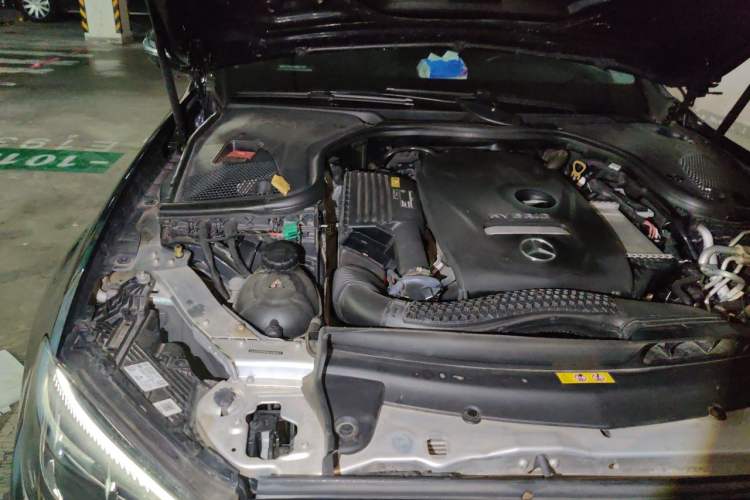 Used Mercedes-Benz E-Class New Energy 2022 E 350 e L Plug-in Hybrid Sports Sedan Engine Bay Right
