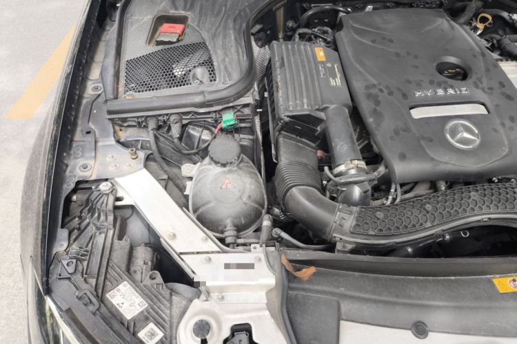 Used Mercedes-Benz E-Class New Energy 2022 Second Facelift E 350 e L Plug-in Hybrid Sedan Engine Bay Right