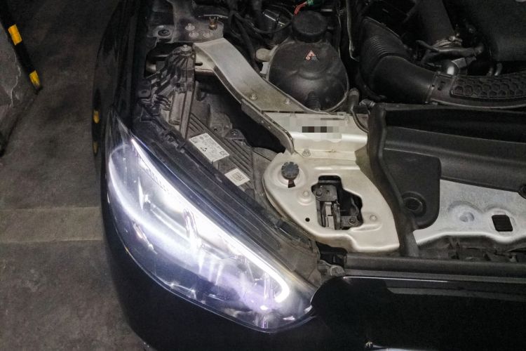 Used Mercedes-Benz E-Class New Energy 2022 Restyled E 350 e L Plug-in Hybrid Sedan Engine Bay Right