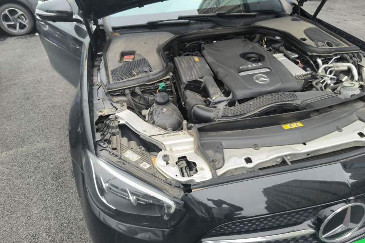 Used Mercedes-Benz E-Class New Energy 2022 E 350 e L Plug-in Hybrid Sports Sedan Engine Bay Right