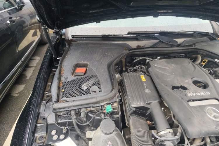 Used Mercedes-Benz E-Class New Energy 2022 Second Facelift E 350 e L Plug-in Hybrid Sports Sedan Engine Bay Right