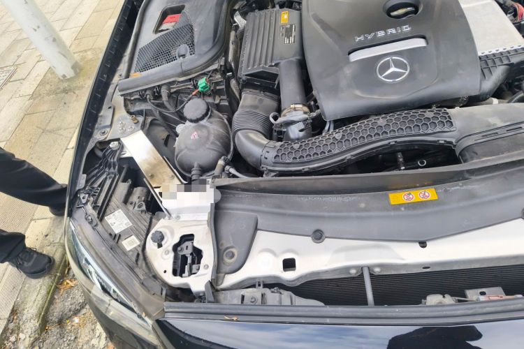 Used Mercedes-Benz E-Class New Energy 2022 Second Facelift E 350 e L Plug-in Hybrid Sedan Engine Bay Right