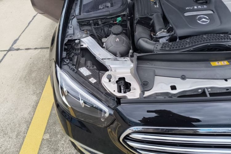 Used Mercedes-Benz E-Class New Energy 2022 Restyled E 350 e L Plug-in Hybrid Sedan Engine Bay Right