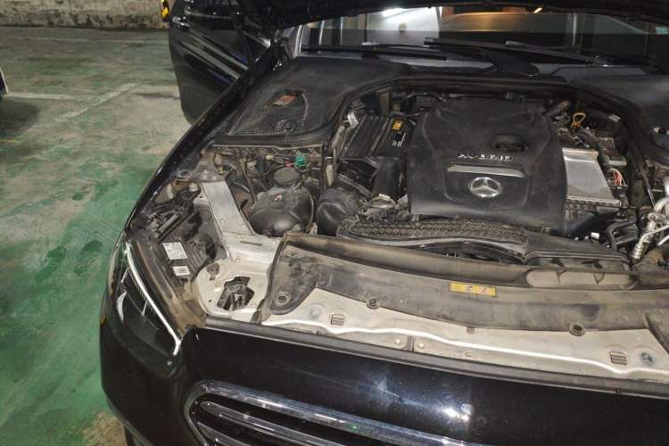 Used Mercedes-Benz E-Class New Energy 2022 Restyled E 350 e L Plug-in Hybrid Sedan Engine Bay Right
