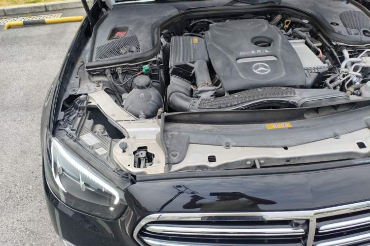 Used Mercedes-Benz E-Class New Energy 2022 Facelift E 350 e L Plug-in Hybrid Sedan Engine Bay Right